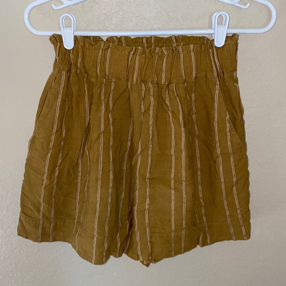 Urban Outfitters Bermuda hightwaist shorts